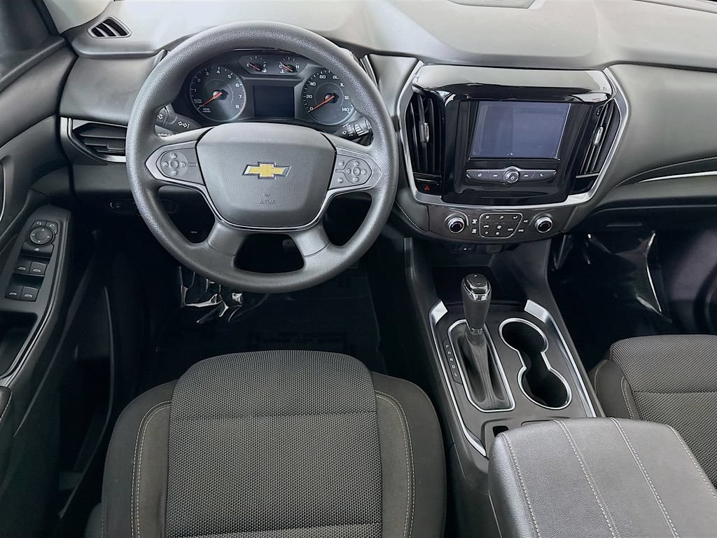 Used 2018 Chevrolet Traverse LS FWD image 3