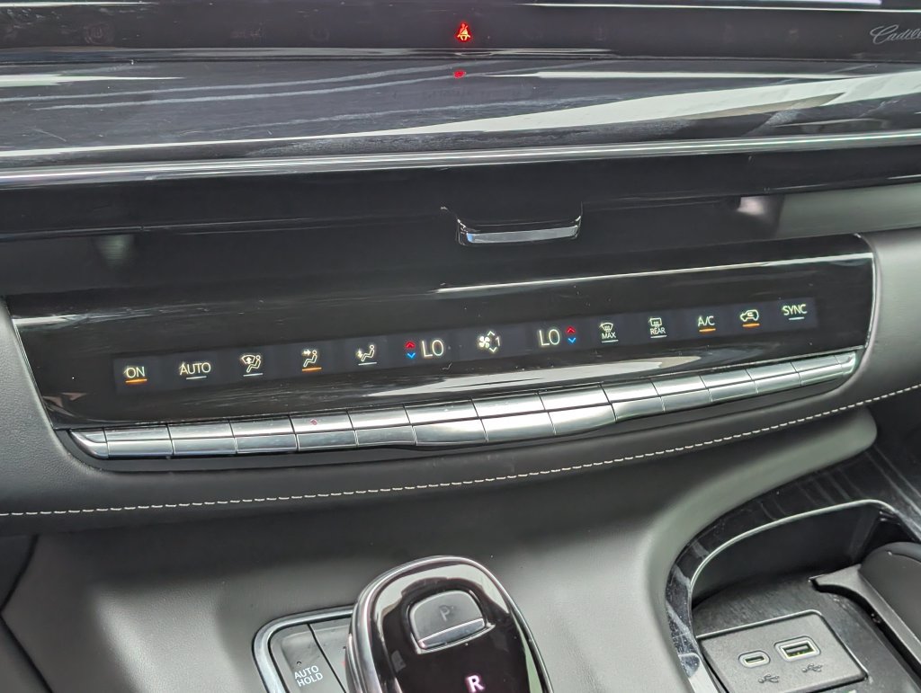 Certified 2024 Cadillac Escalade V w/ LPO, ONYX Package AWD/4WD image 28