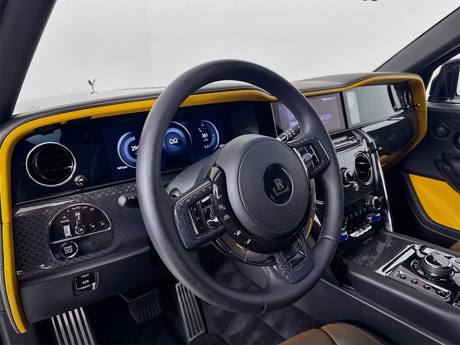 Used 2025 Rolls-Royce Cullinan Black Badge image 11