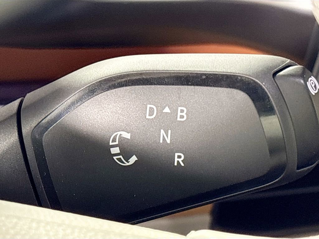 Certified 2025 Volkswagen ID. Buzz Pro S Plus RWD image 18