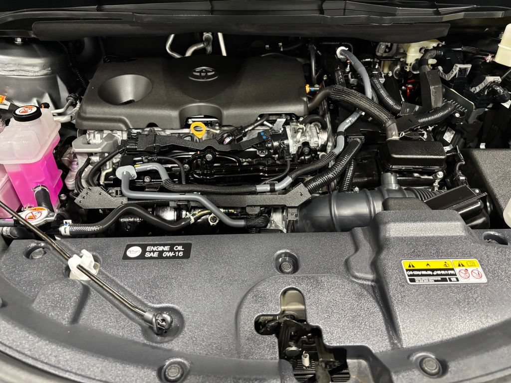 Used 2026 Toyota Sienna LE FWD image 71