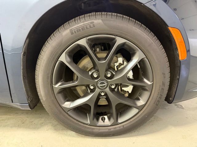 Used 2025 Chrysler Pacifica Limited FWD image 34