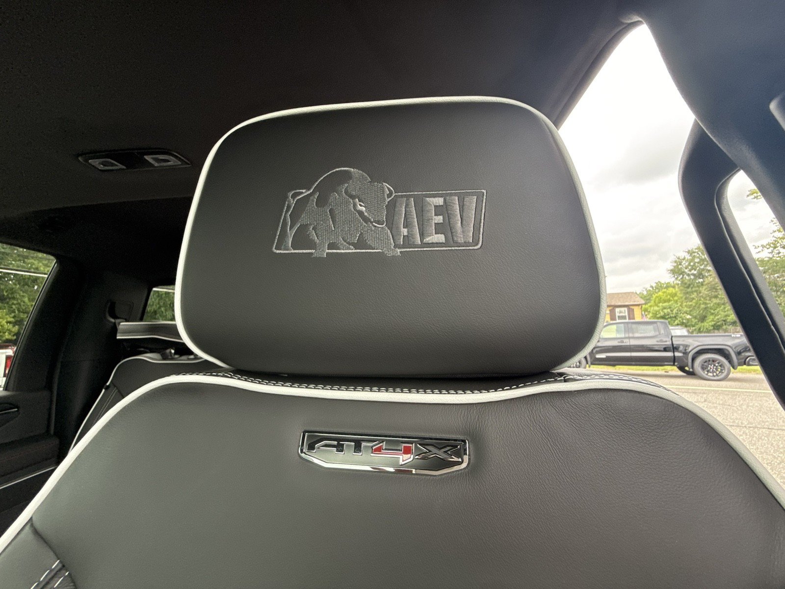 Used 2026 GMC Sierra 2500 AT4X w/ AT4X AEV Edition AWD/4WD image 30
