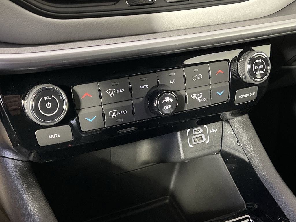 New 2026 Jeep Compass Limited image 24