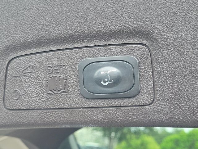 Used 2017 Lincoln MKC Select w/ Select Plus Package FWD image 12