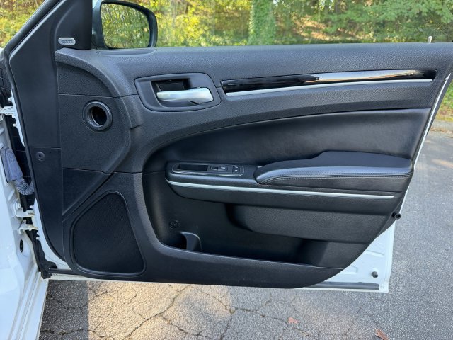 Used 2023 Chrysler 300 Touring L w/ Popular Equipment Group RWD image 33