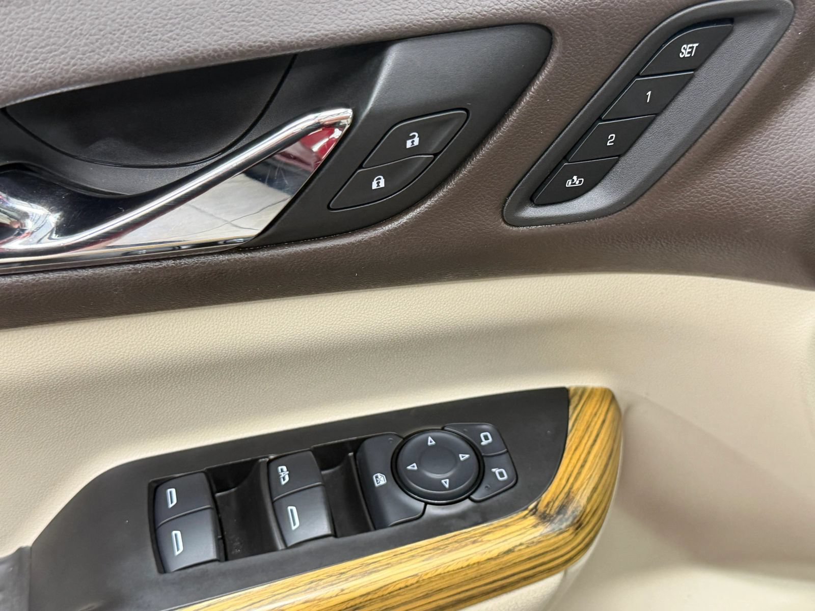Used 2017 GMC Acadia Denali w/ Technology Package FWD image 23