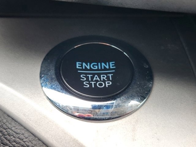 Used 2023 Ford Explorer XLT image 19