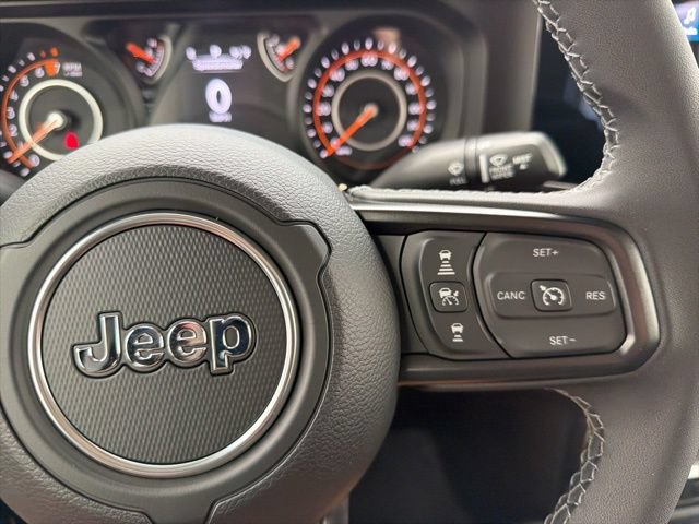Used 2025 Jeep Gladiator Sport AWD/4WD image 13