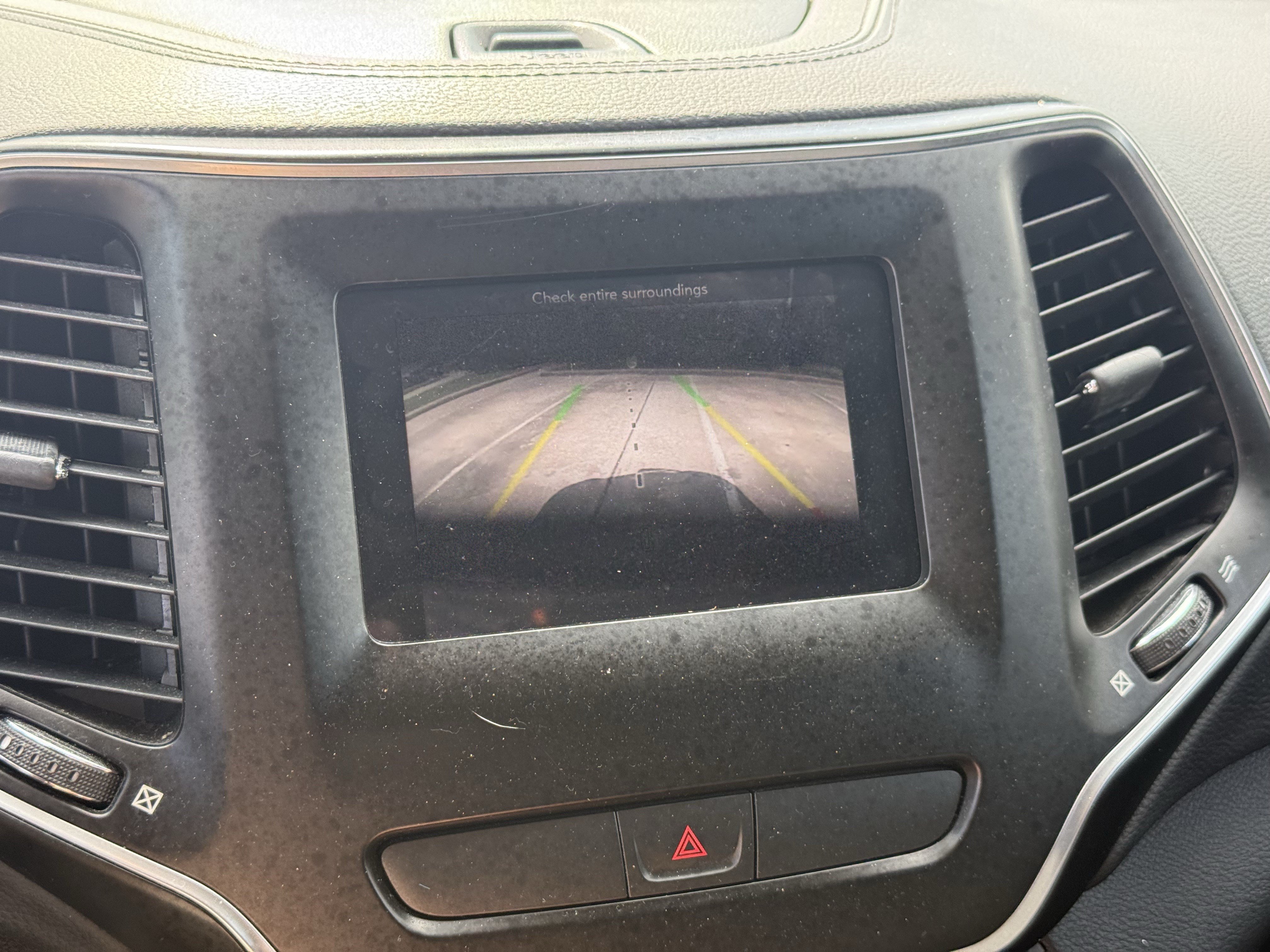 Used 2019 Jeep Cherokee Latitude w/ Popular Appearance Group FWD image 21