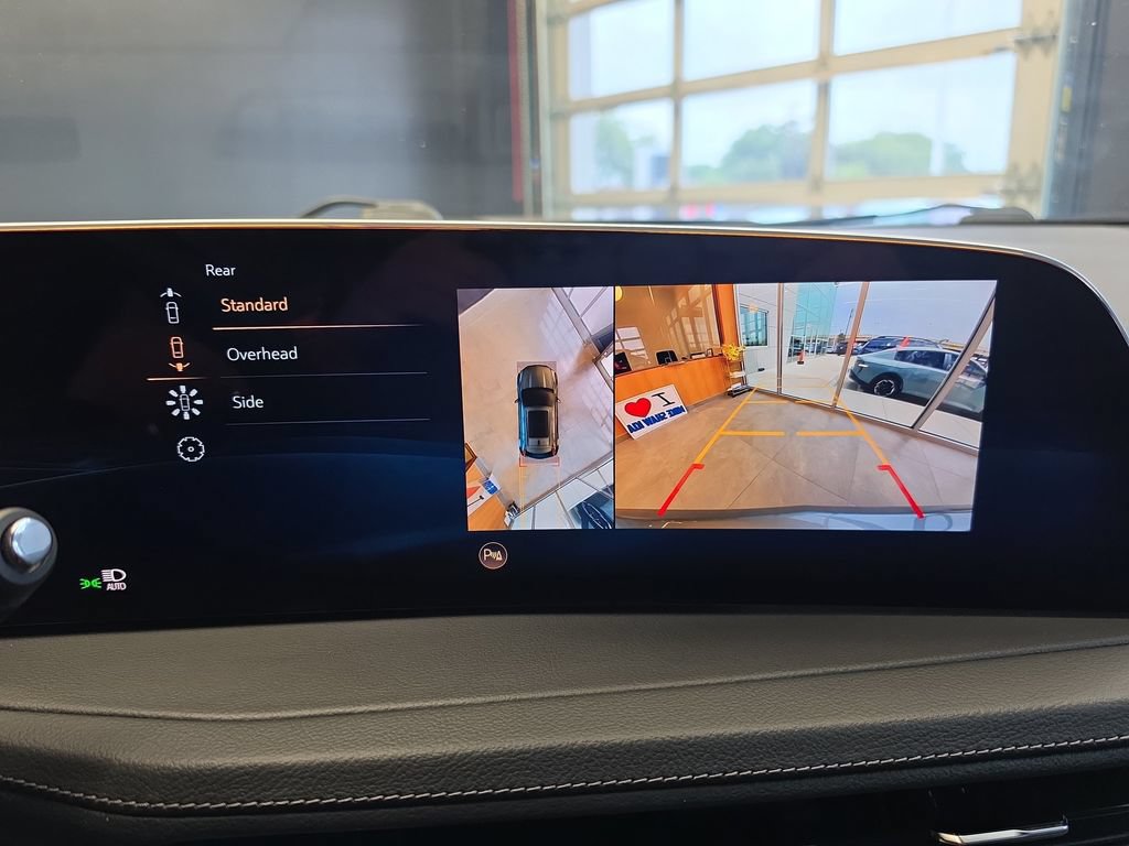 Used 2025 Cadillac XT4 Premium Luxury FWD image 27