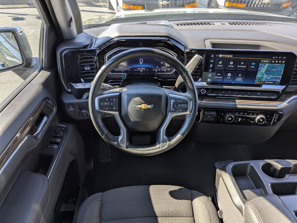 Used 2025 Chevrolet Silverado 1500 LT image 17