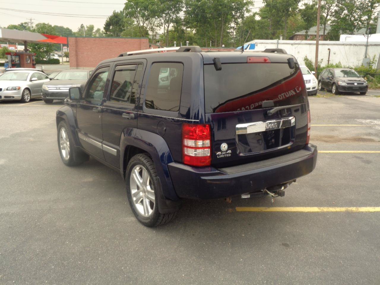 Used 2012 Jeep Liberty Limited Jet w/ Comfort/Convenience Group AWD/4WD image 4