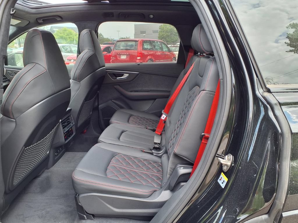 New 2026 Audi SQ7 Prestige AWD/4WD image 13