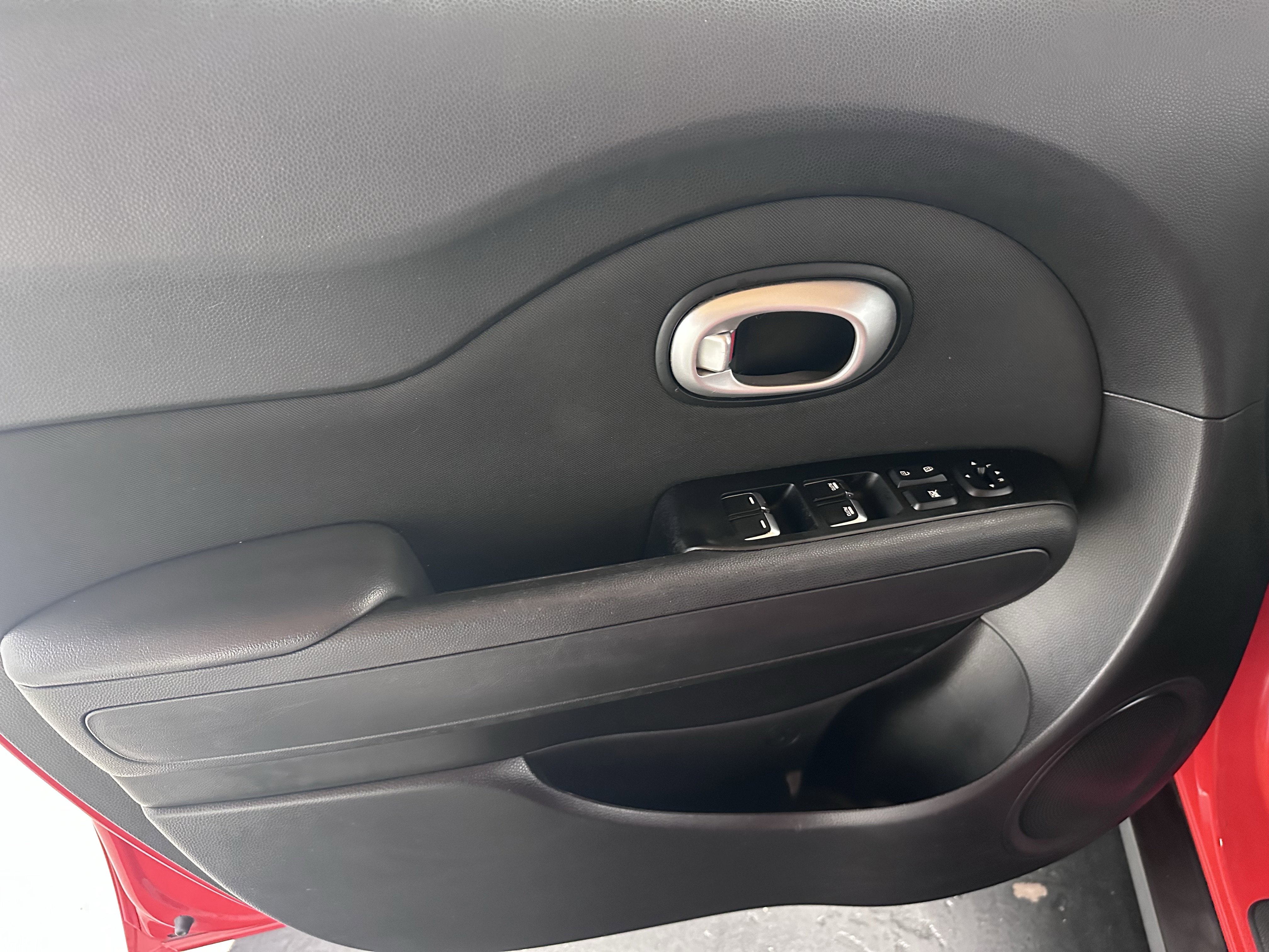 Used 2018 Kia Soul + image 33