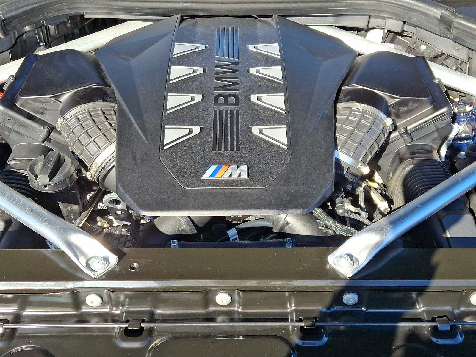 Used 2025 BMW X5 M60i w/ Executive Package image 30