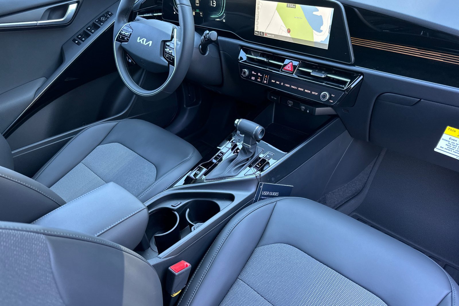 New 2025 Kia Niro EX Touring image 12