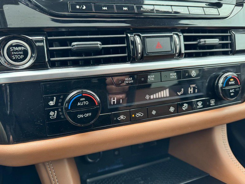 Used 2024 Nissan Pathfinder Platinum w/ Cargo Package image 17