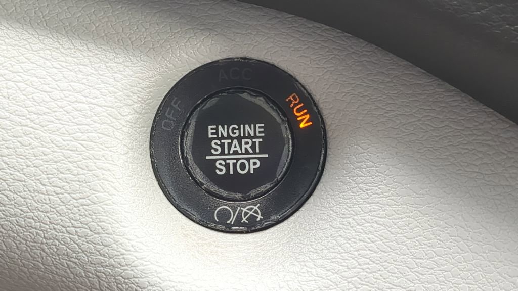Used 2019 Jeep Cherokee Limited FWD image 27