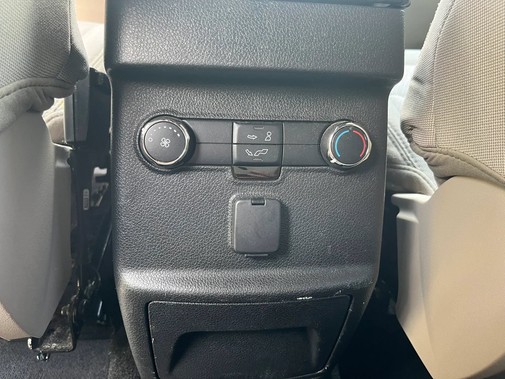 Used 2018 Ford Explorer FWD image 26