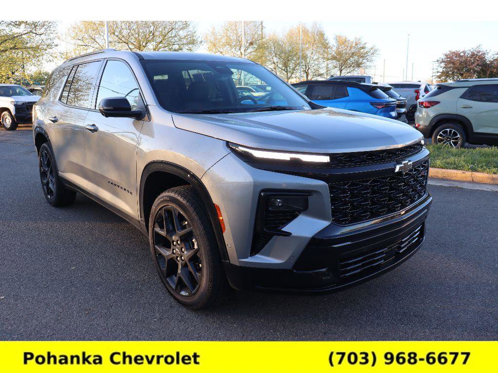 Used 2026 Chevrolet Traverse RS w/ LPO, Floor Liner Package FWD image 1