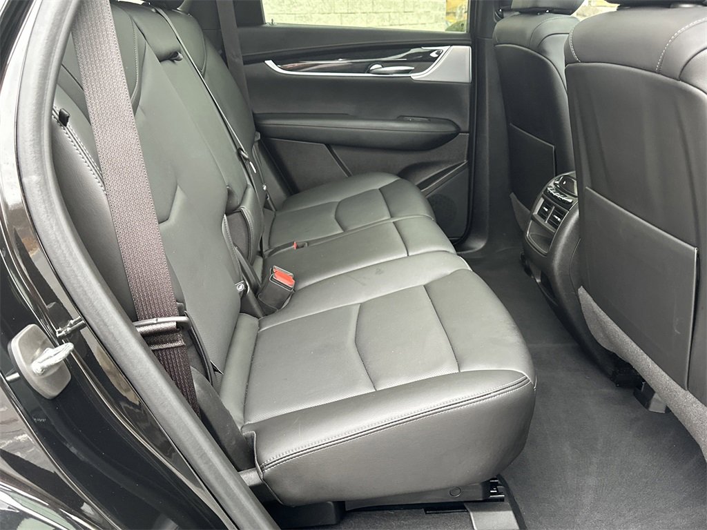 Certified 2022 Cadillac XT5 Premium Luxury w/ LPO, ONYX Package image 15