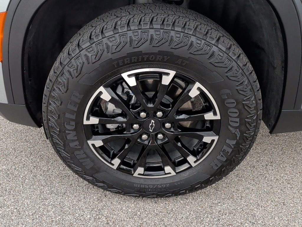 Used 2025 Chevrolet Traverse Z71 AWD/4WD image 47