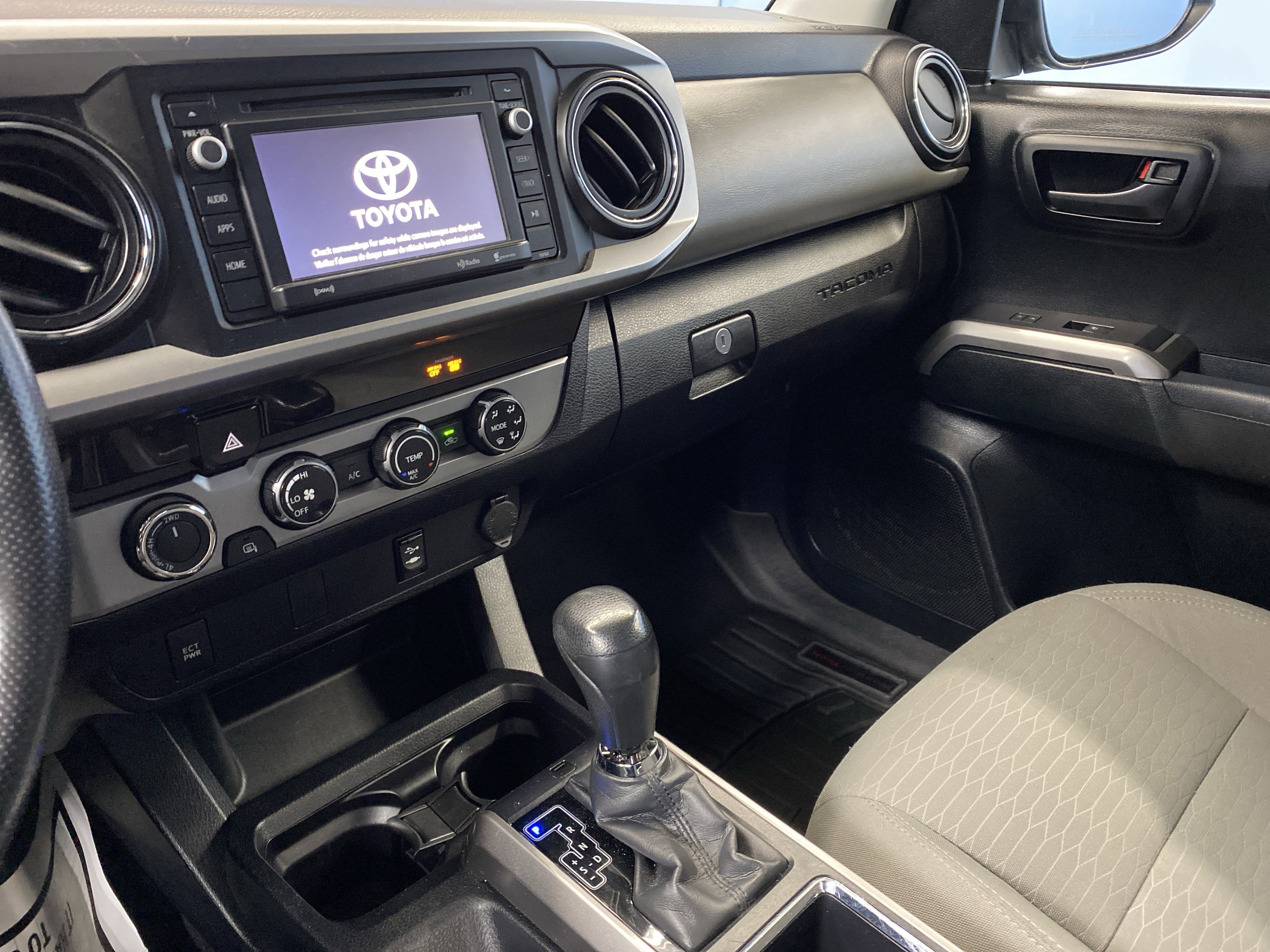 Used 2017 Toyota Tacoma 4x4 Access Cab image 15