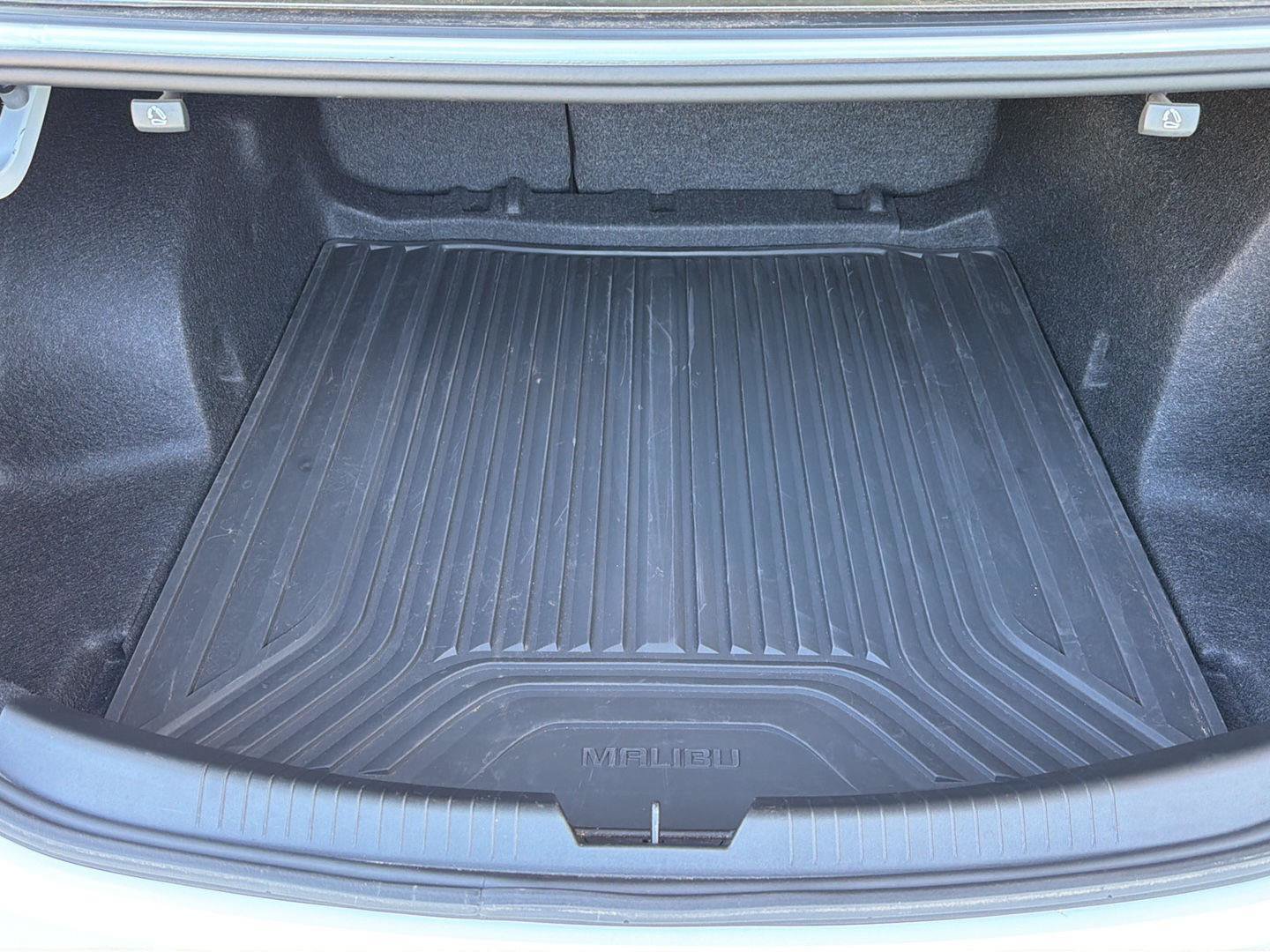 Used 2024 Chevrolet Malibu LT FWD image 32