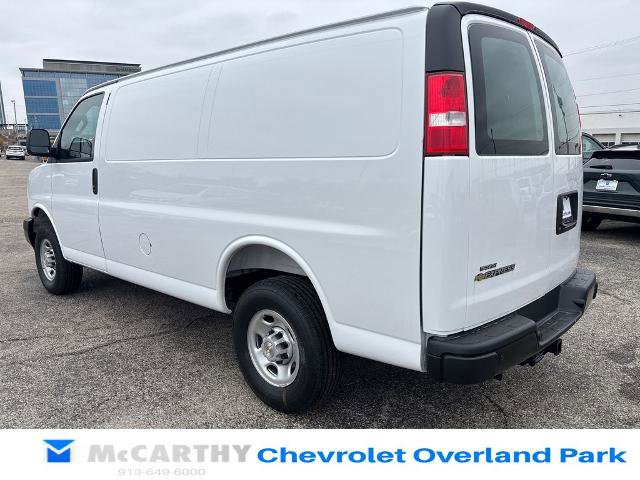 New 2025 Chevrolet Express 3500 RWD 3500 135 w/ Driver Convenience Package image 3