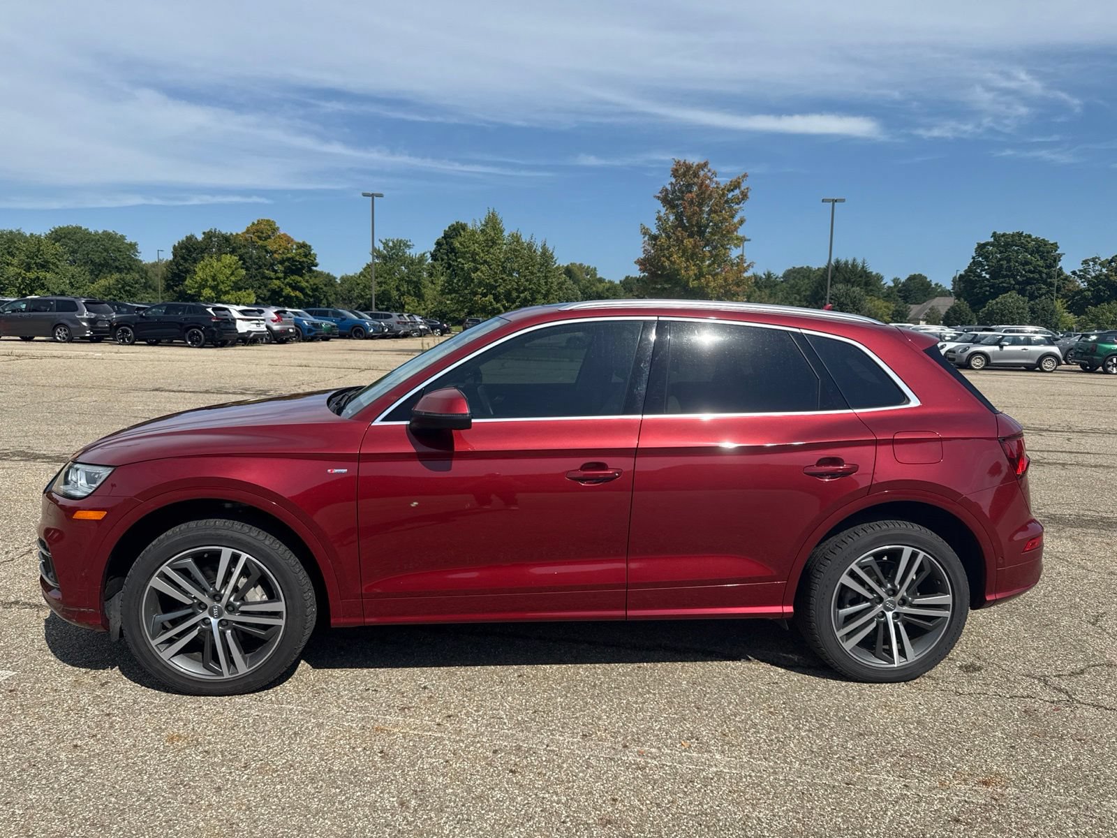 Used 2020 Audi Q5 e Prestige w/ Prestige Package AWD/4WD image 2