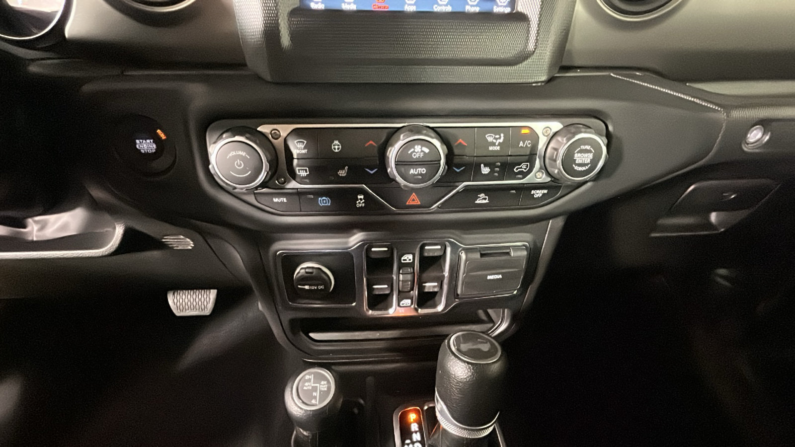Used 2023 Jeep Wrangler Unlimited w/ Cold Weather Group AWD/4WD image 26