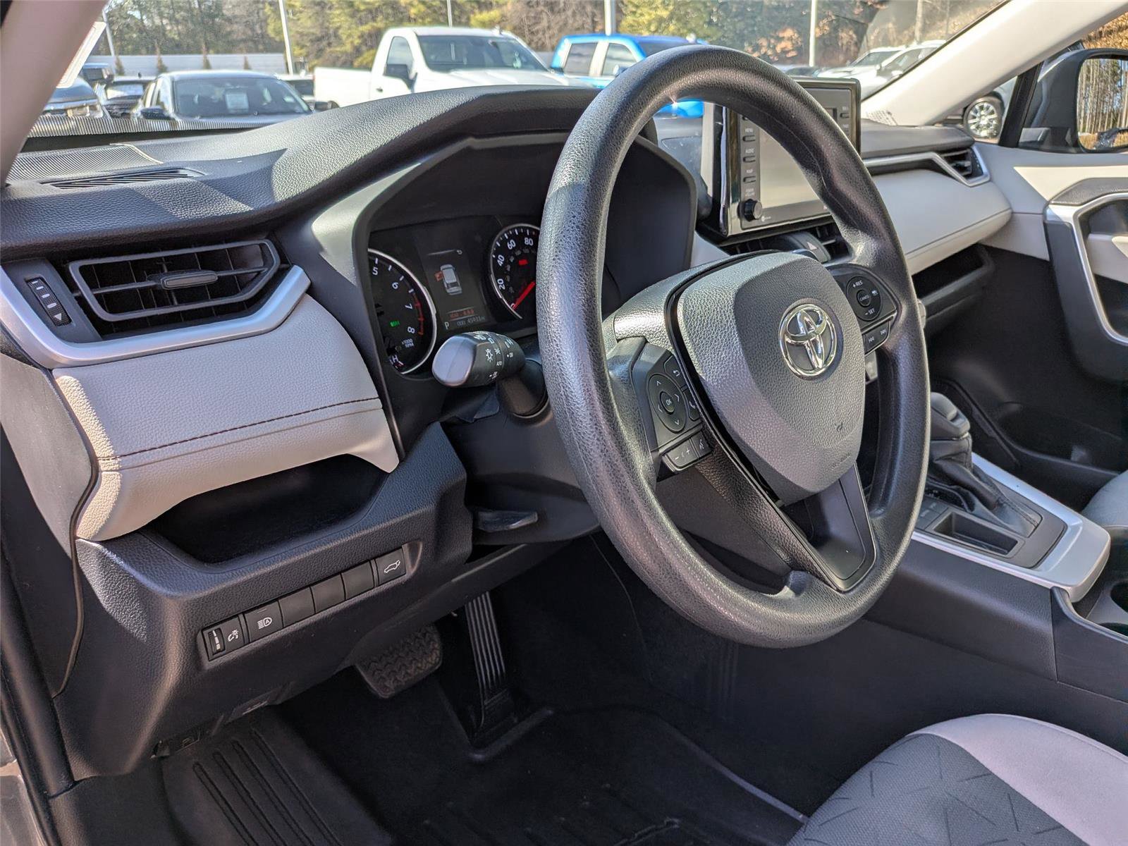 Used 2021 Toyota RAV4 XLE image 13