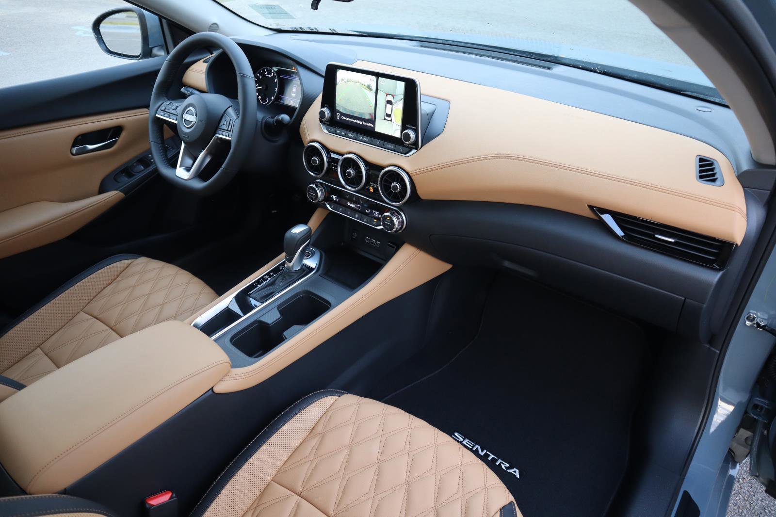 Used 2025 Nissan Sentra SV w/ SV Premium Package image 50