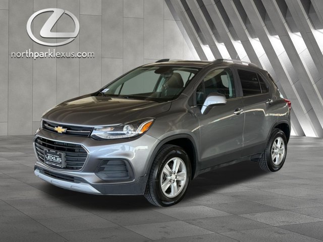 Used 2020 Chevrolet Trax LT w/ LT Convenience Package AWD/4WD image 3