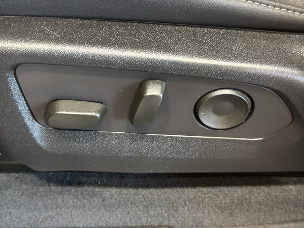 Used 2023 GMC Canyon Elevation w/ Elevation Premium Package image 15