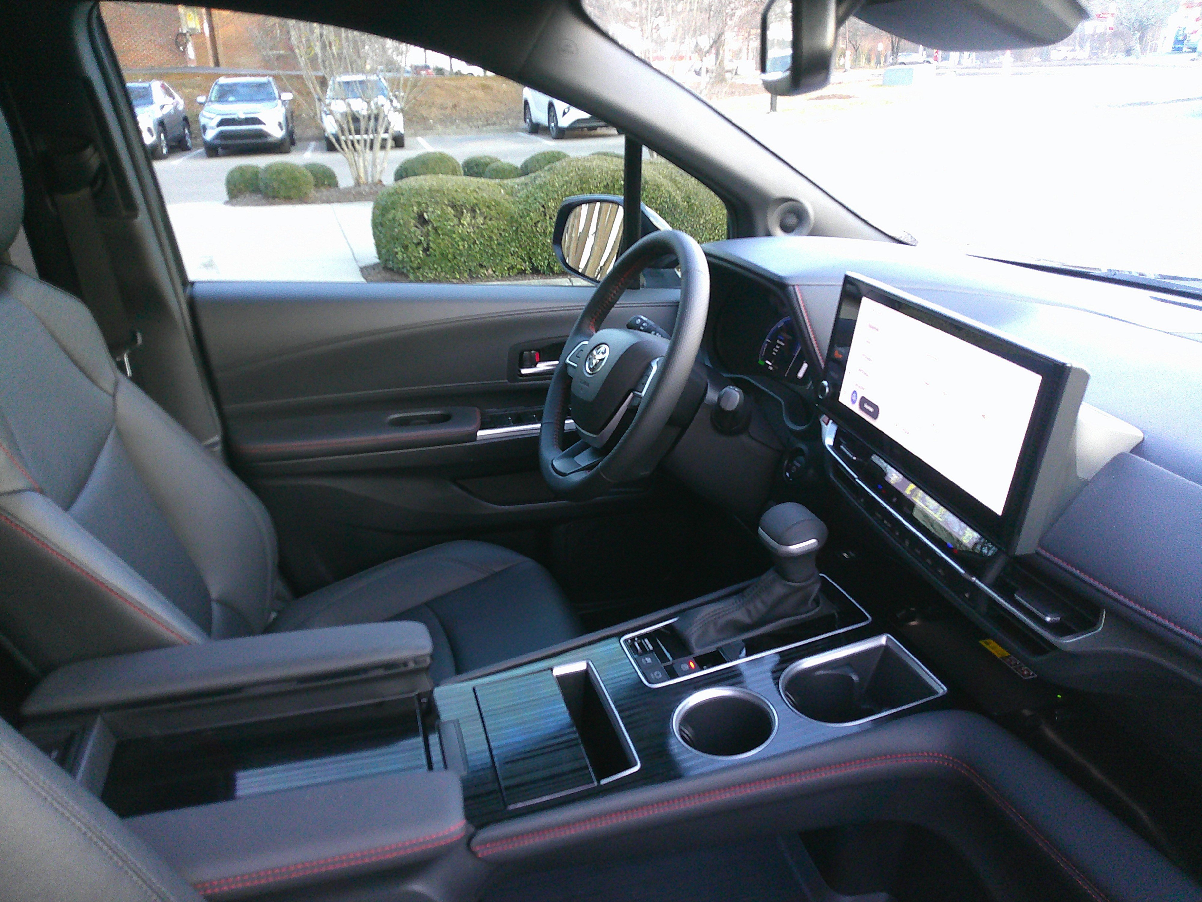 Used 2025 Toyota Sienna XSE w/ XSE Plus Package image 35