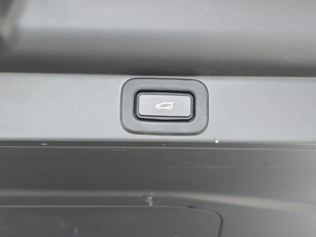 Certified 2023 Land Rover Range Rover SE image 14
