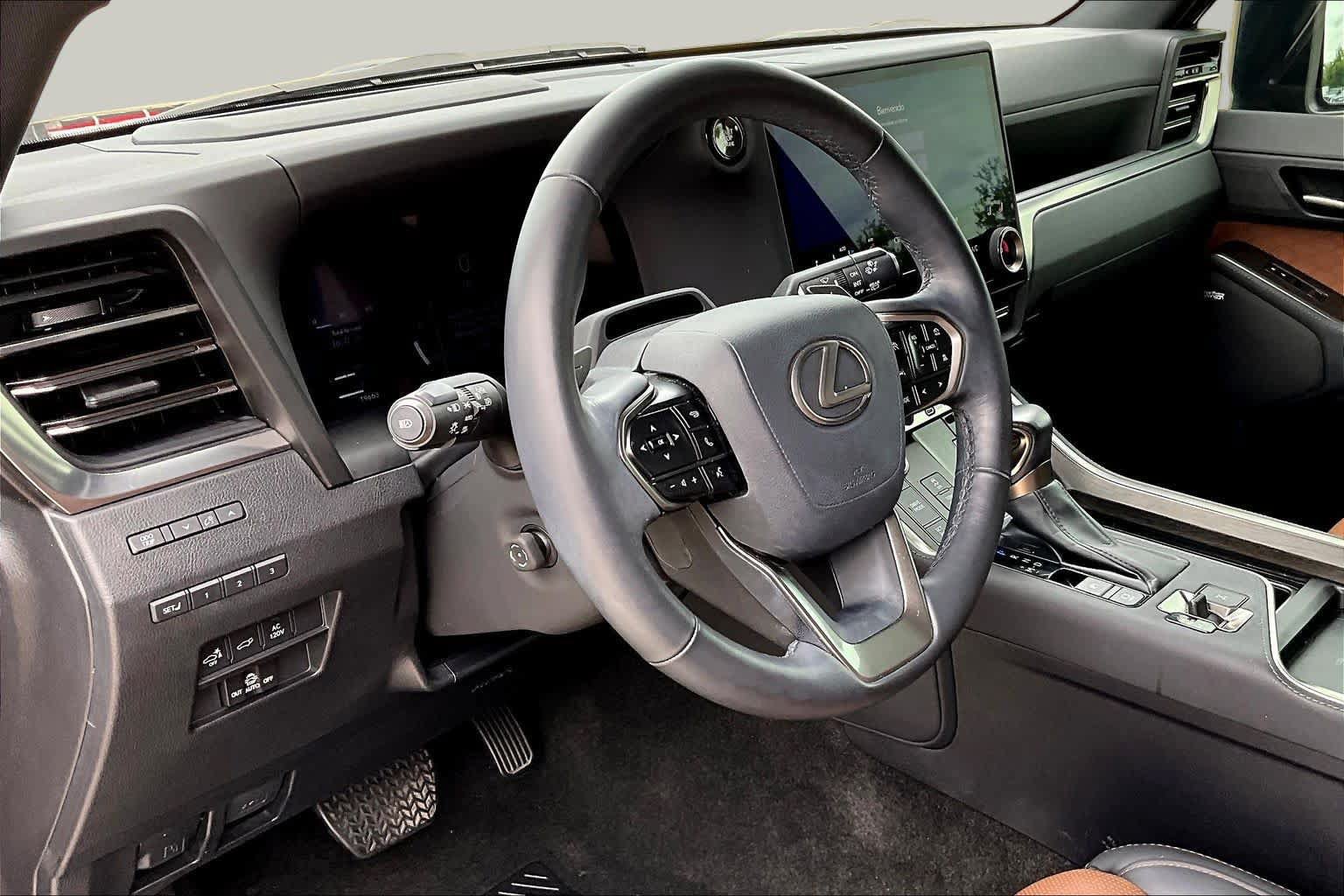 Certified 2024 Lexus GX 550 w/ Accessory Package (Z1) AWD/4WD image 18
