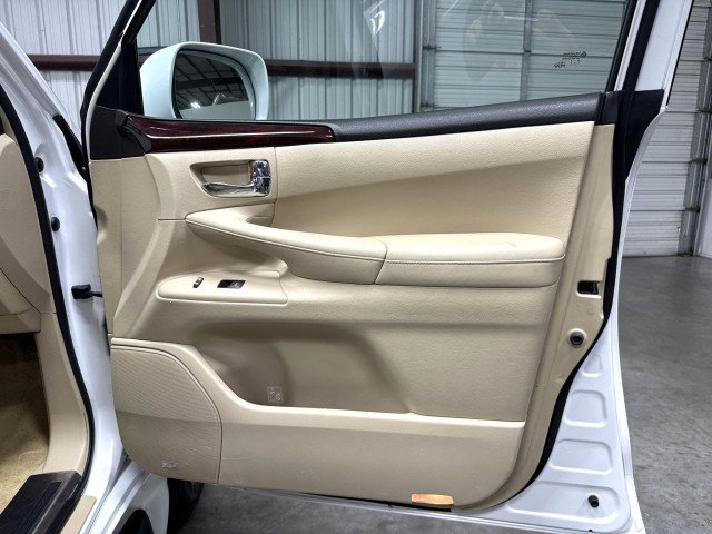Used 2011 Lexus LX 570 4WD w/ Luxury Pkg image 38