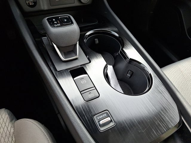 Used 2024 Nissan Rogue SV FWD image 18