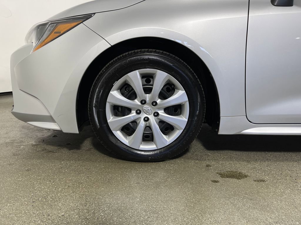Used 2024 Toyota Corolla LE FWD image 18