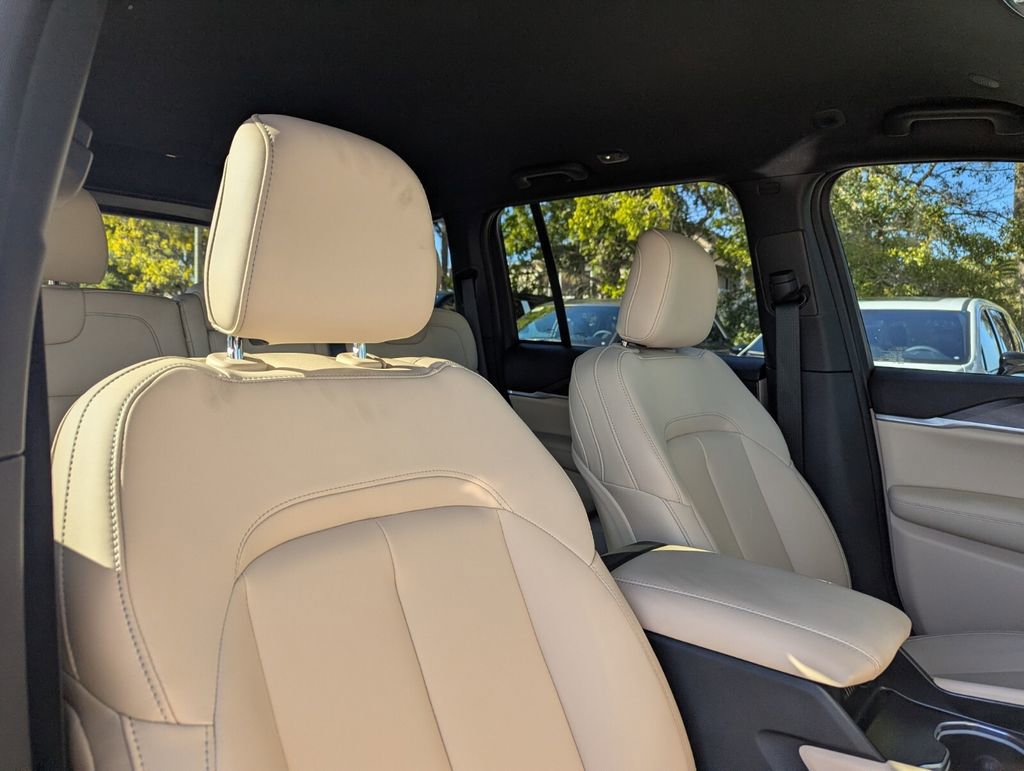 Used 2025 Jeep Grand Cherokee Limited image 11