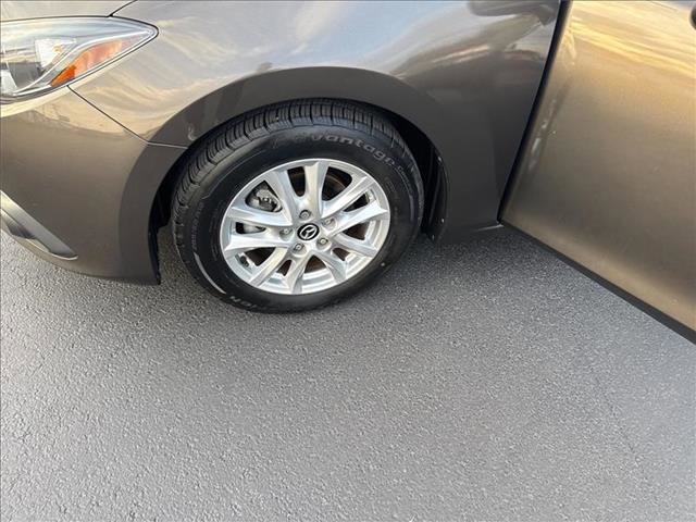 Used 2015 MAZDA MAZDA3 i Touring image 10