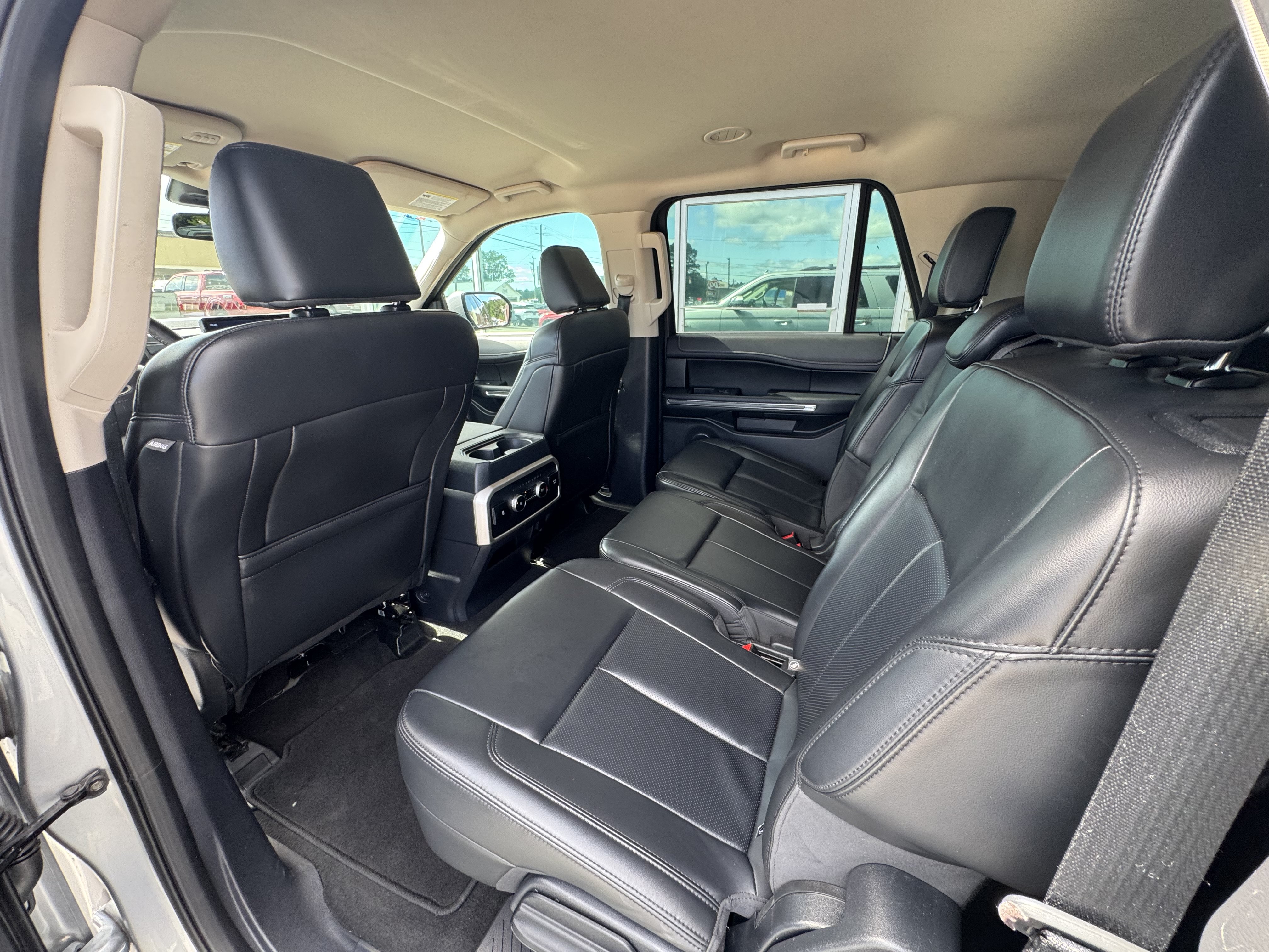Used 2024 Ford Expedition Max XLT AWD/4WD image 9