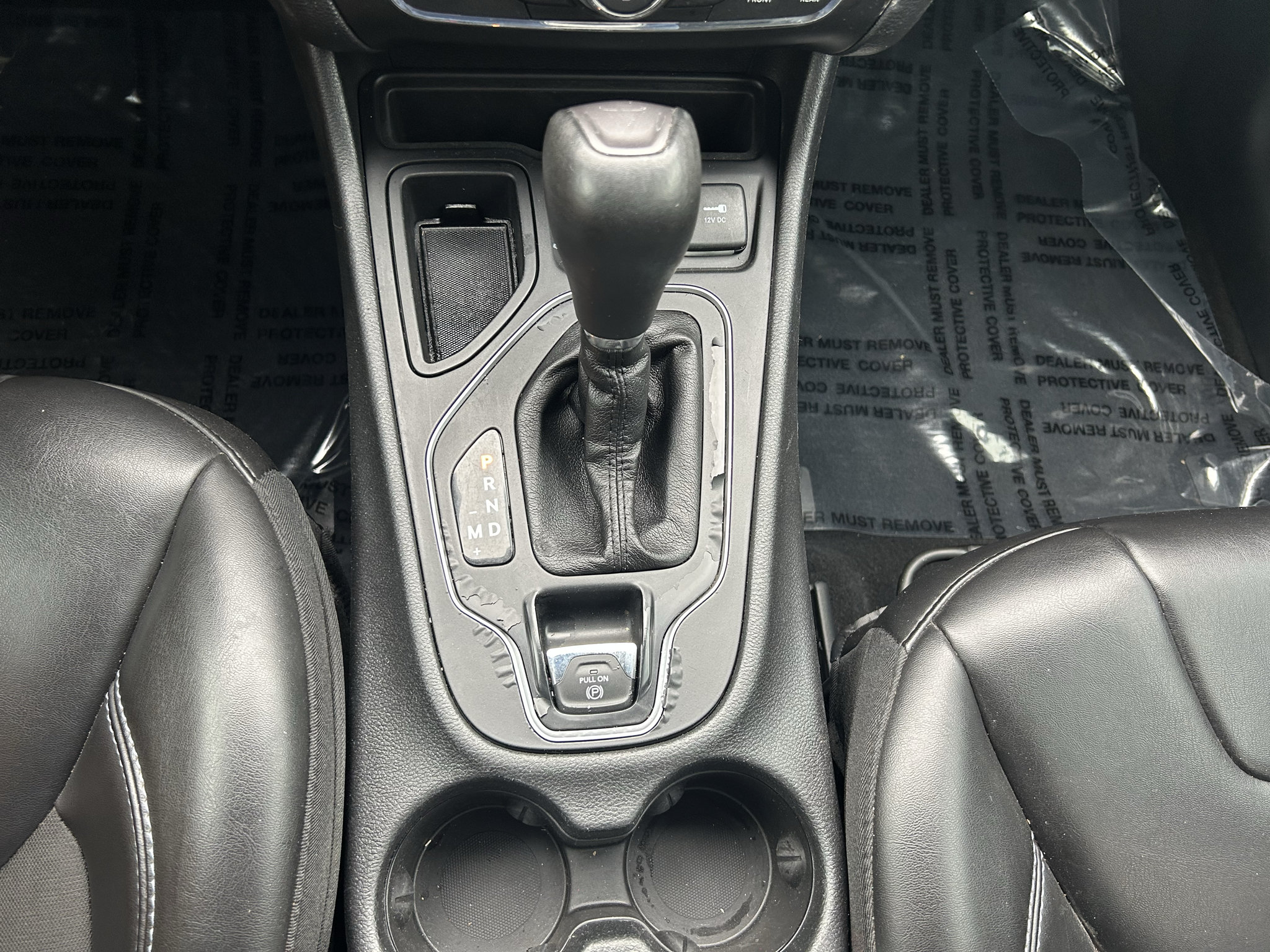 Used 2019 Jeep Cherokee Latitude Plus w/ Comfort/Convenience Group FWD image 12