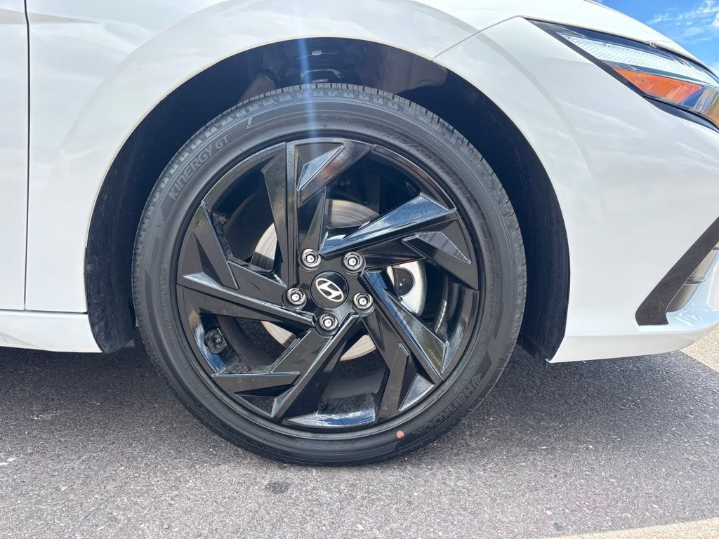 Certified 2026 Hyundai Elantra SEL Sport Premium FWD image 35