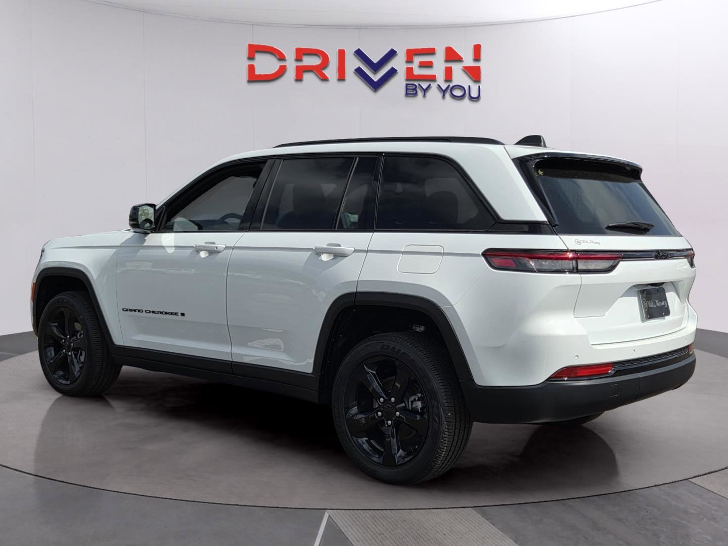 New 2025 Jeep Grand Cherokee Altitude RWD image 3