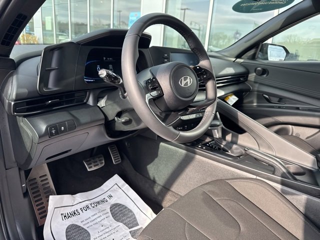 Certified 2025 Hyundai Elantra Sport image 23