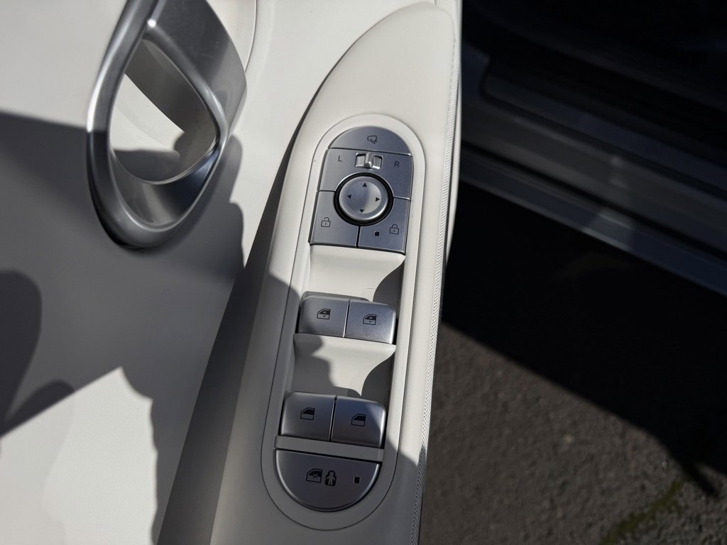 Used 2024 Hyundai Ioniq 5 Limited image 13